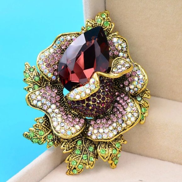 Jewelry - NEW Large Rhinestone Flower Brooches